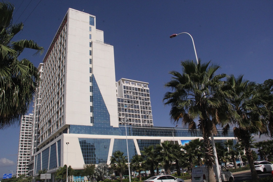 公司承建的三亚市房产交易中心办公大楼.jpg