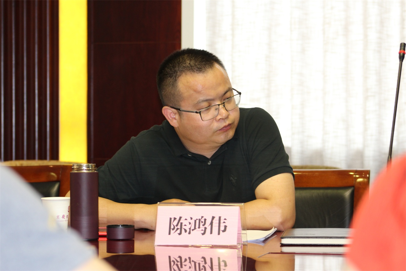 陈鸿伟.jpg